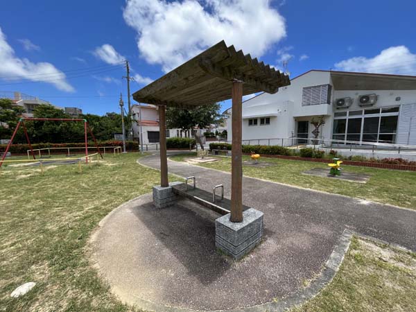 11東浜きょうりゅう公園_東屋