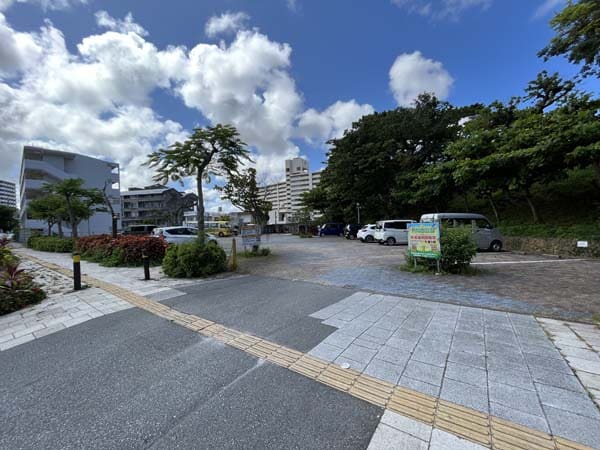 02内間西公園_駐車場