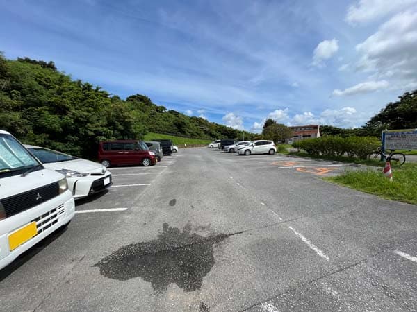 02沖縄県総合運動公園_駐車場