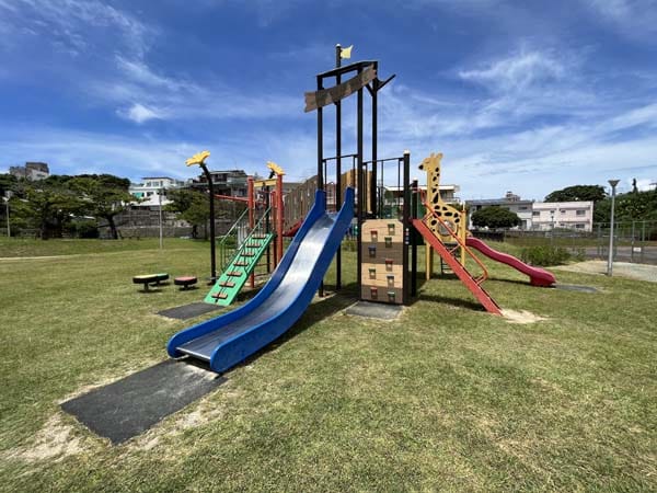 03諸見里近隣公園_遊具1