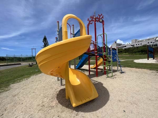 04与那城総合公園_遊具1