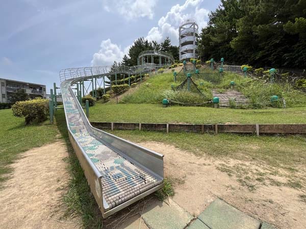 04桃原公園_展望滑り台1
