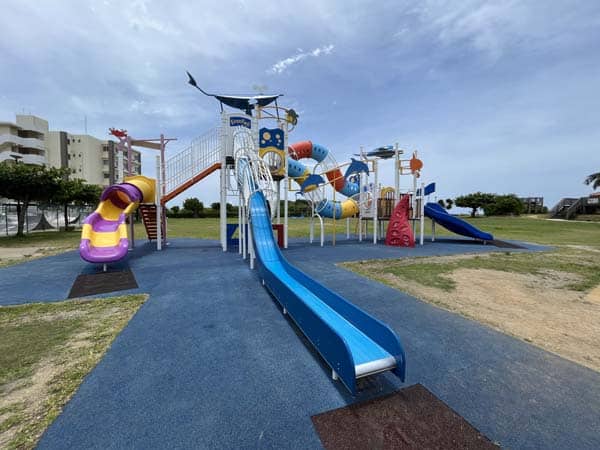 04砂辺馬場公園_遊具1