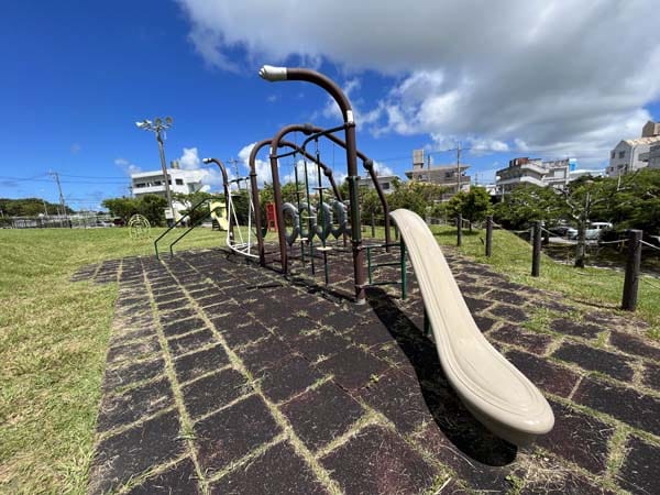 05安慶名中央公園_遊具2