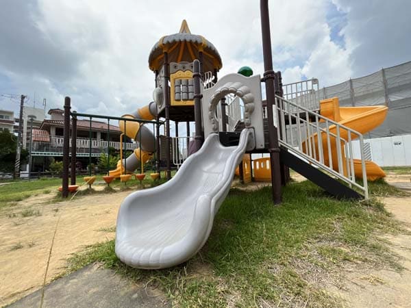 05屋部親水公園_遊具3