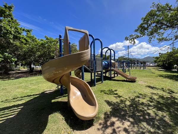 05本部町谷茶公園_遊具1
