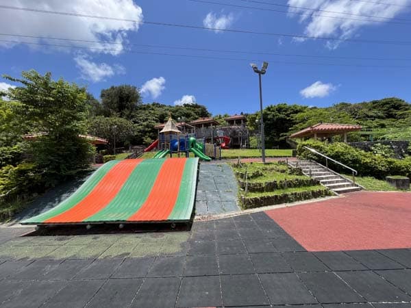 05浦添大公園_ふれあい広場_遊具2
