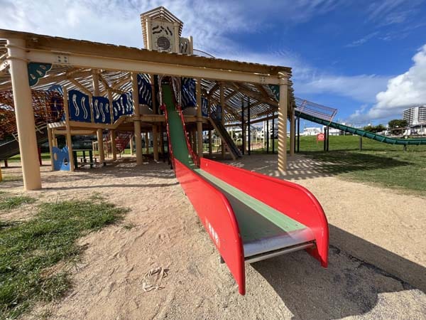 05若夏公園_遊具2