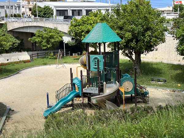 06内間西公園_遊具3