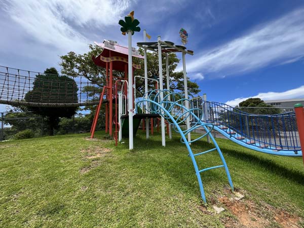 06宜野座村農村公園_遊具4