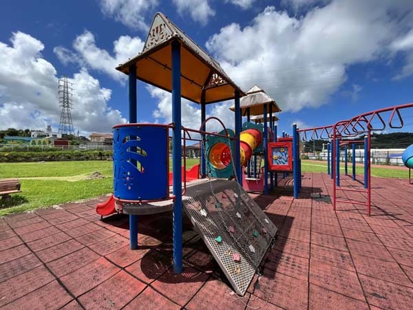 06栄野比公園_遊具4