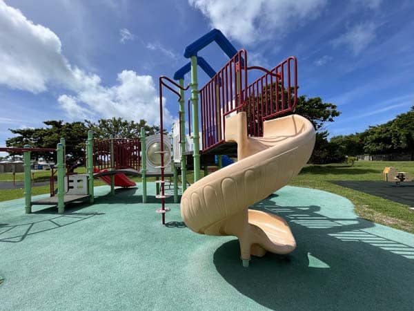 06桃原公園_宮城島_遊具4