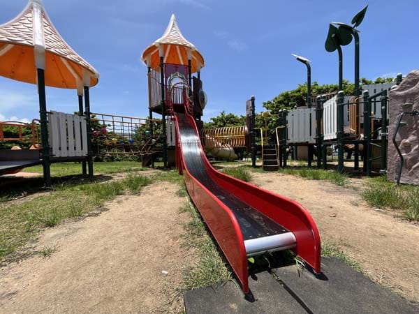 06残波岬公園_遊具2