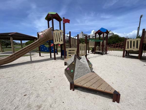 07与那城総合公園_遊具4