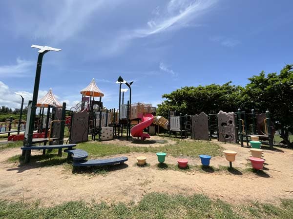 07残波岬公園_遊具3