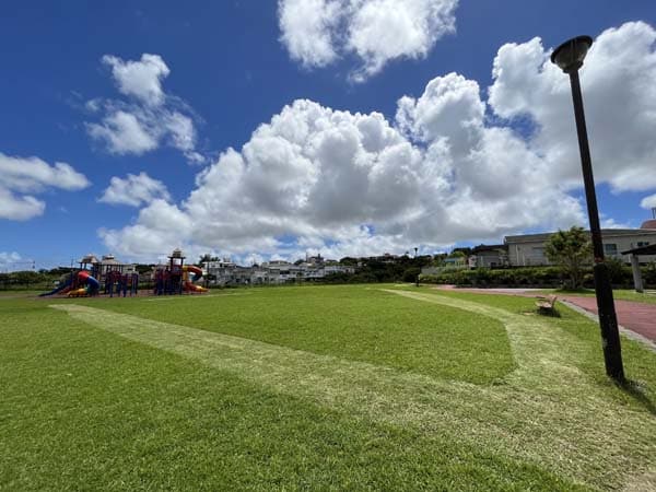 08栄野比公園_広場