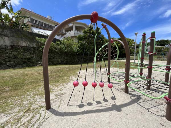 08諸見里近隣公園_遊具6