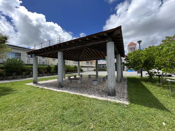 10栄野比公園_休憩所