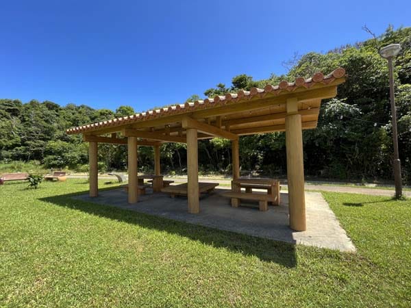 10石川運動広場_休憩所2