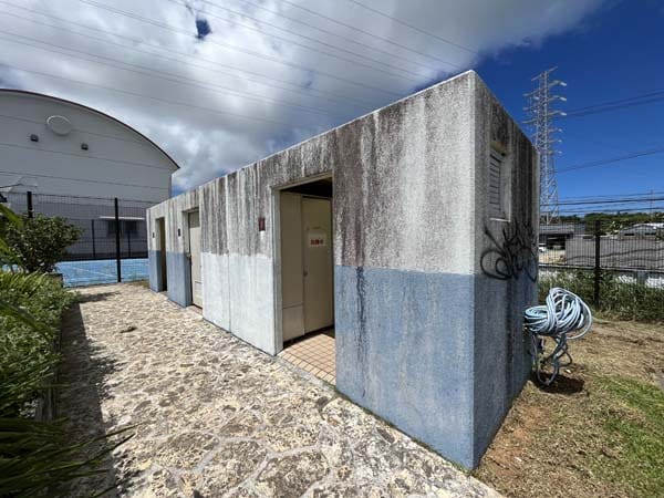 11栄野比公園_トイレ