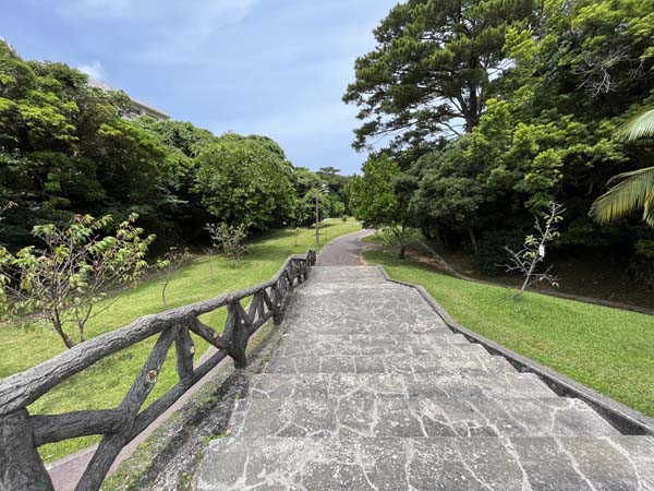 11桃原公園_遊歩道1