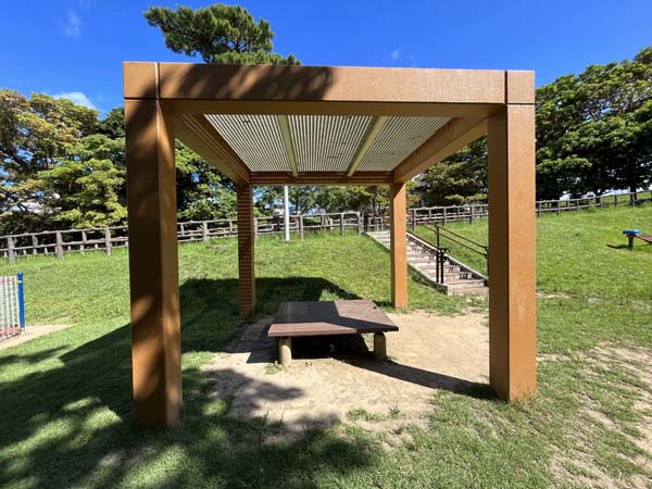 13馬場都市緑地_休憩所
