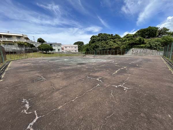 14諸見里近隣公園_テニスコート
