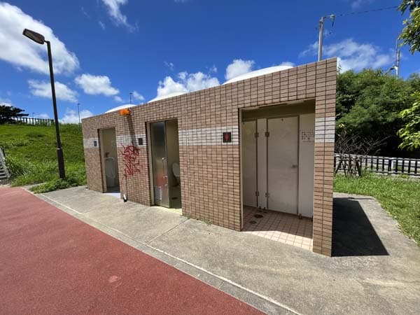 15伊波公園_トイレ
