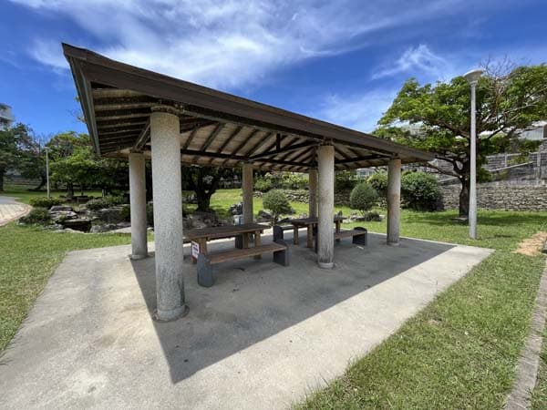 16諸見里近隣公園_休憩所