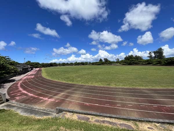 18今帰仁村総合運動公園_陸上競技場