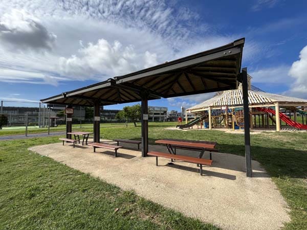19若夏公園_休憩所
