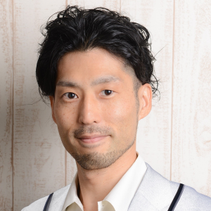 続木康伸 院長