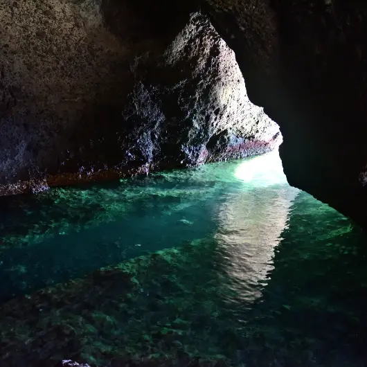 竜王洞（新潟県・佐渡島）