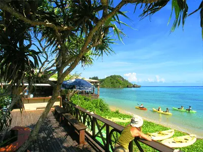 店舗やビーチから出発します。