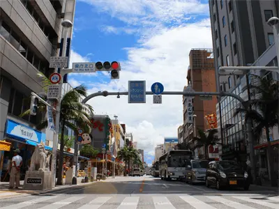 那覇市内からのアクセス