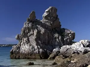 ゴリラチョップの岩