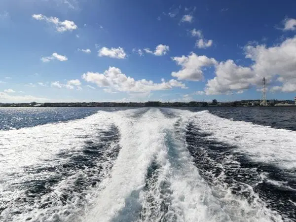 慶良間までは約１時間１５分