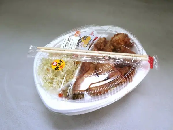 お弁当は別途注文OKです。