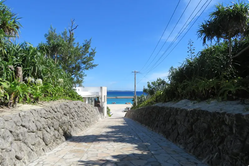 集落は歩いて散策が可能