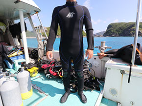 ウェットスーツ