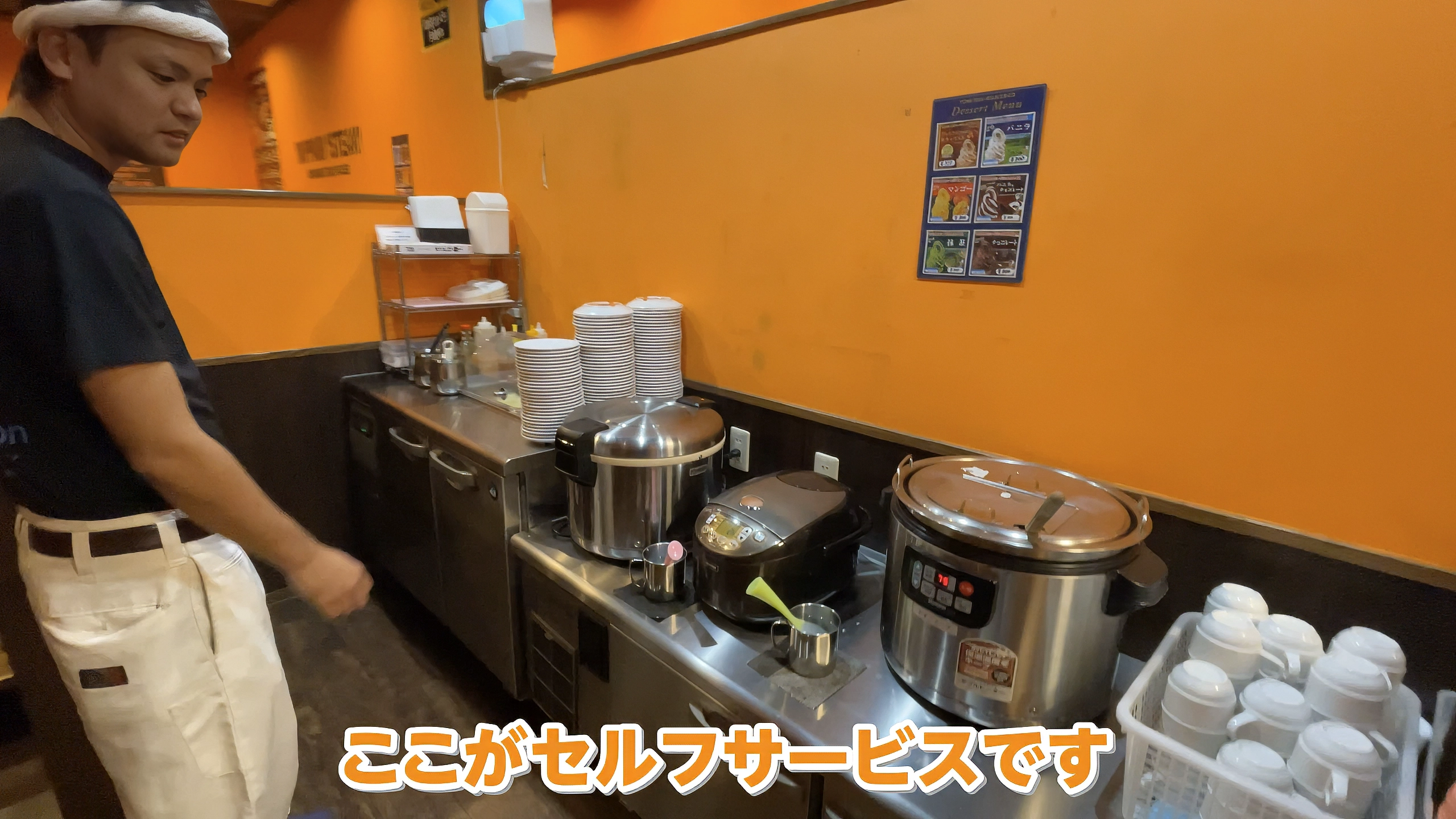 やっぱりステーキの魅力！おかわり自由のサラダ・スープ・ライスコーナー