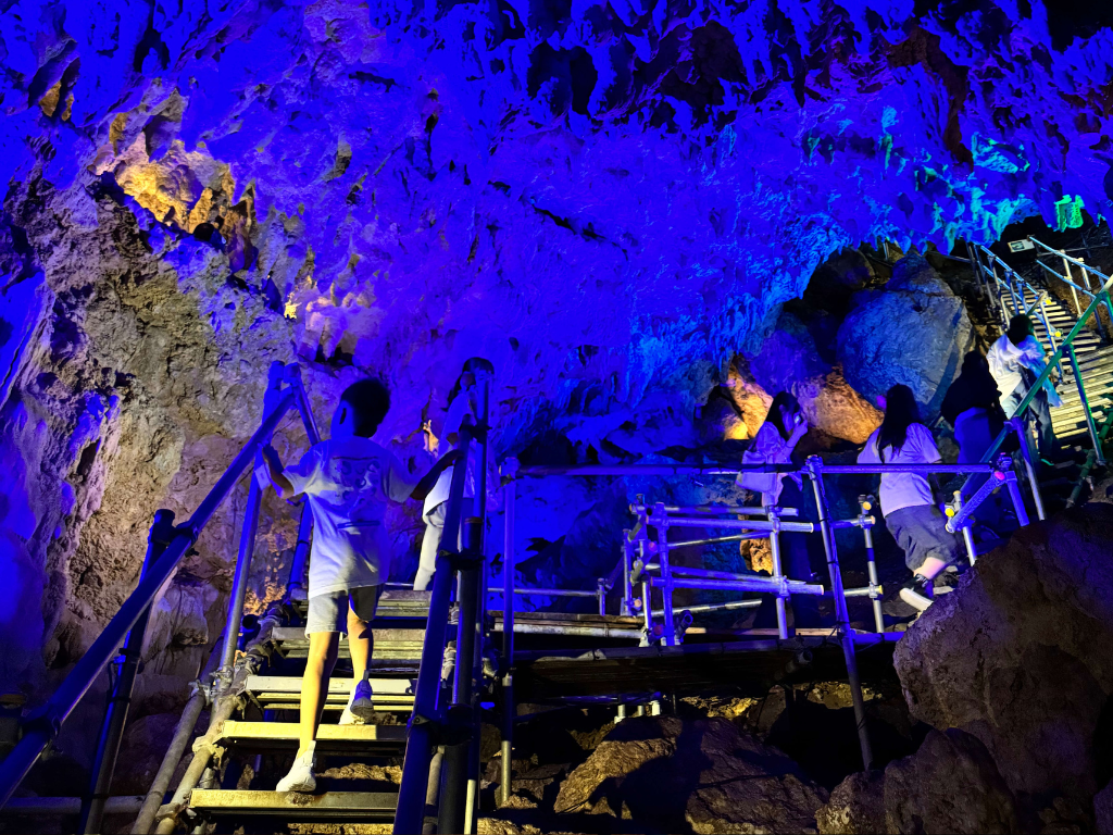 CAVE OKINAWA神秘の鍾乳洞