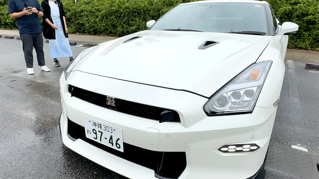 NISSAN-GT-R-Black-Edition