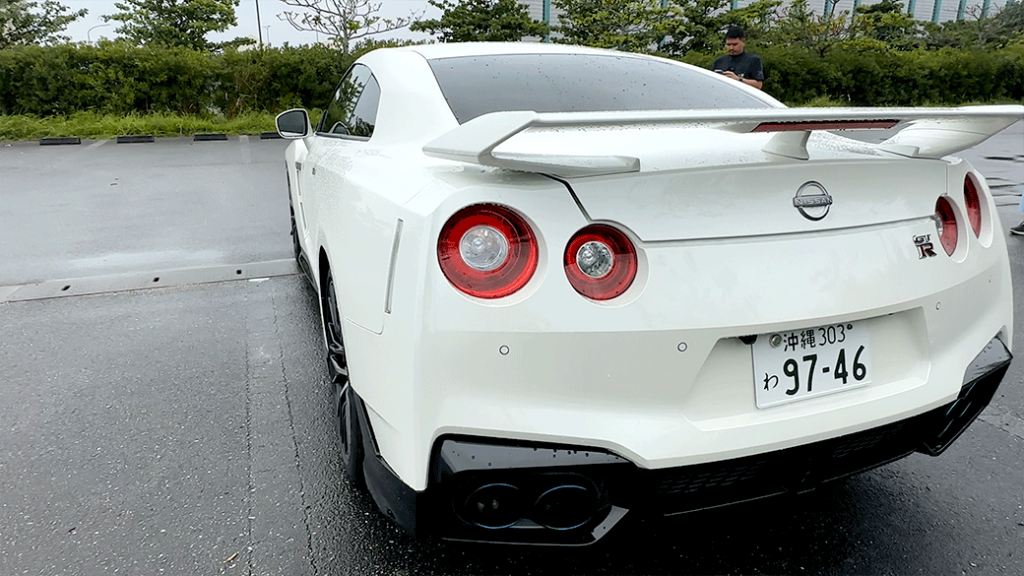 NISSAN-GT-R-Black-Edition