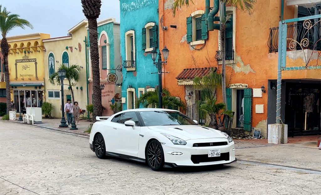 NISSAN-GT-R-Black-Edition_北谷アメリカンビレッジ