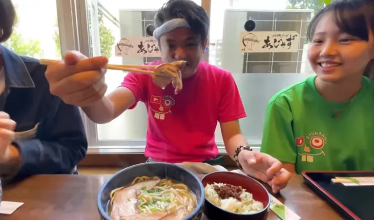 あじゃず_三枚肉そば