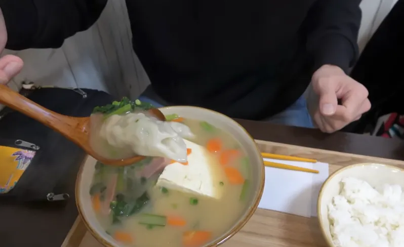 にんにくワンタン風餃子入
