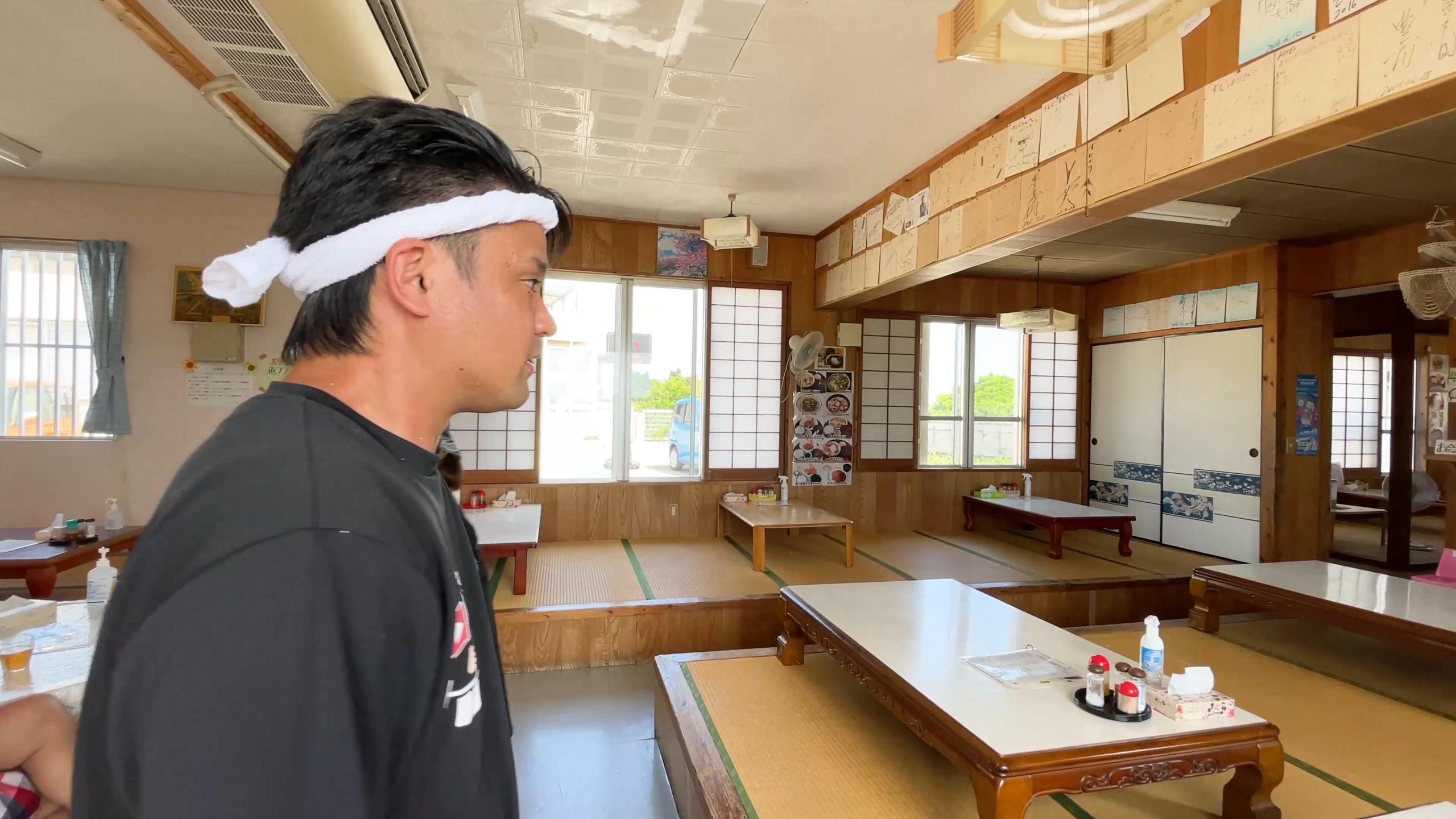 気さくなお母さんが温かく迎えてくれるすむばり食堂の店内