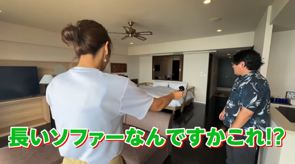 【ホテル棟】スイート ソファ
