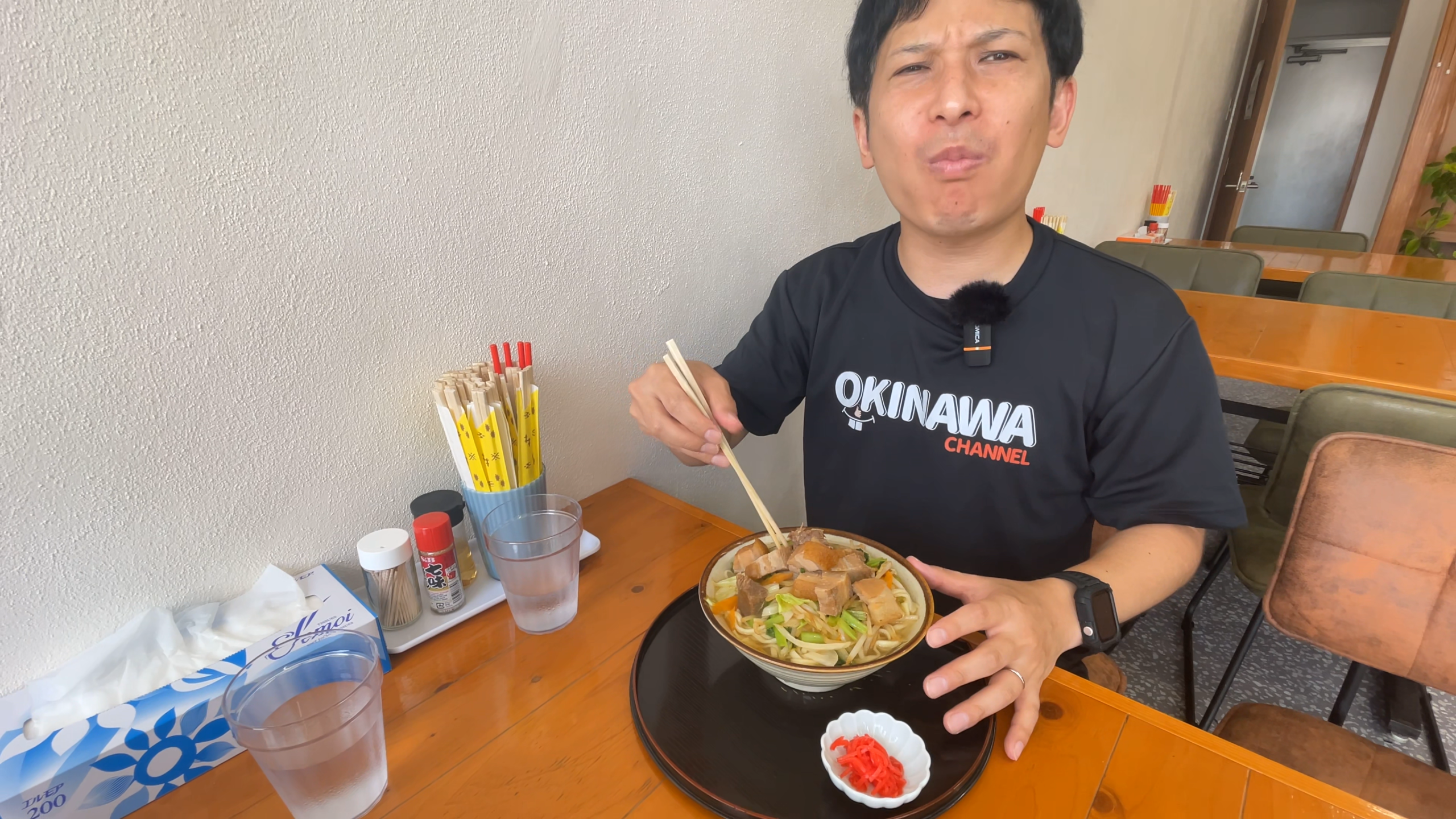 お肉と野菜炒めがたっぷりの肉そば